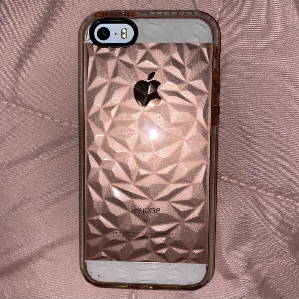 🥀IPHONE SE CASE 3/$20